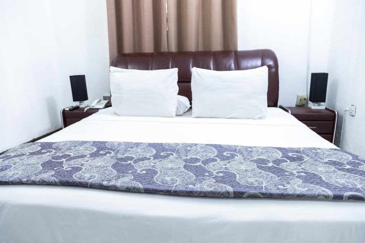 Hill View Hotel West Airport 阿克拉 外观 照片